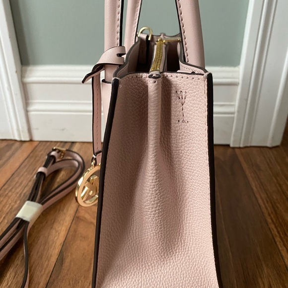 Michael Kors Pebbled Leather Crossbody Bag ( Pink Blush Color) - Picture 7 of 10